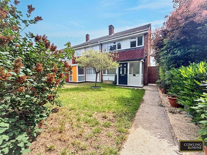 3 Bedroom End Of Terrace House For Sale In Hawfinch Walk, Chelmsford, Essex, CM2