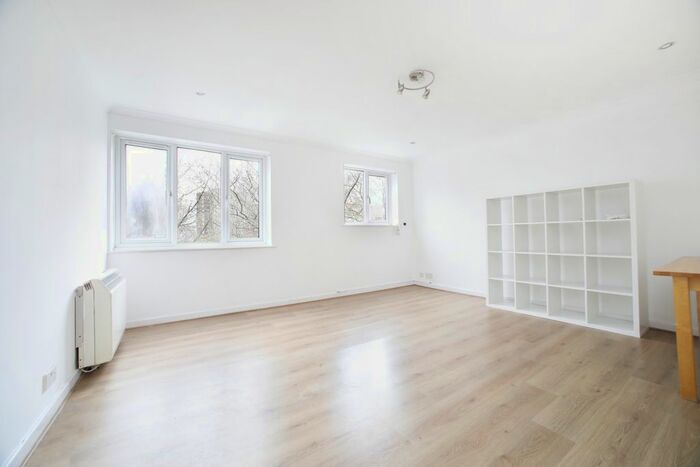 1 Bedroom Flat To Rent In Pages Walk, London, SE1