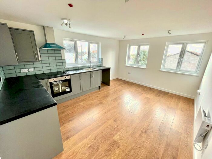 2 Bedroom Flat To Rent In Main Street, Barry, CF63