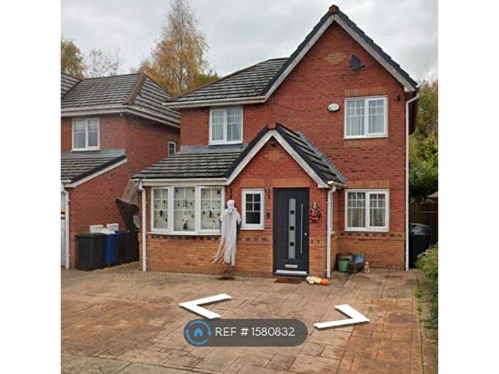 3 Bedroom Detached House To Rent In Hemfield Close, Wigan, WN2