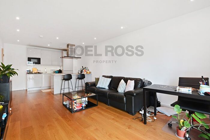 1 Bedroom Flat For Sale In Lismore Boulevard, London, NW9