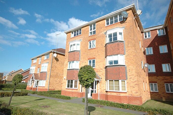 2 Bedroom Flat To Rent In Peter Candler Way, Kennington, Ashford, TN24