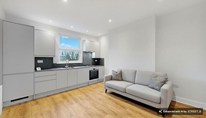 2 Bedroom Flat To Rent In Burlington Gardens, Acton Park, W3