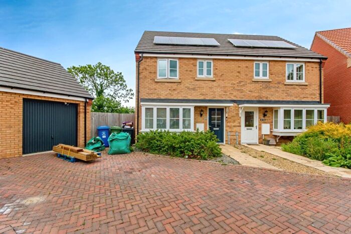 3 Bedroom Semi-Detached House For Sale In Clover Walk, Boston, Lincolnshire, PE21