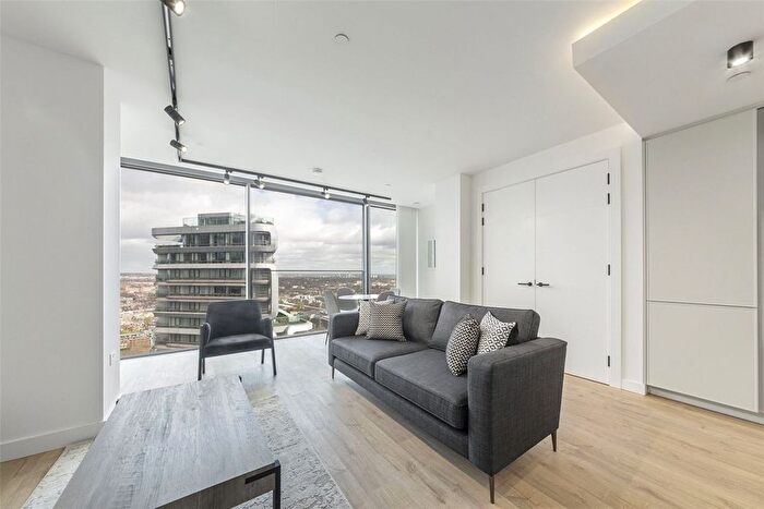 1 Bedroom Flat To Rent In Bollinder Place, Old Street, EC1V