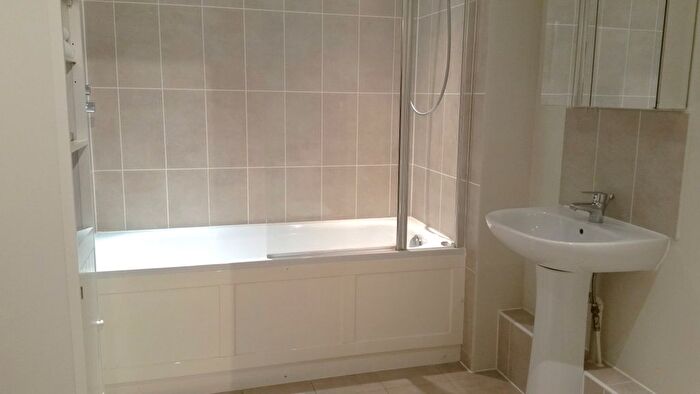 1 Bedroom Flat To Rent In Gooch House, Glenthorne Road, London, W6