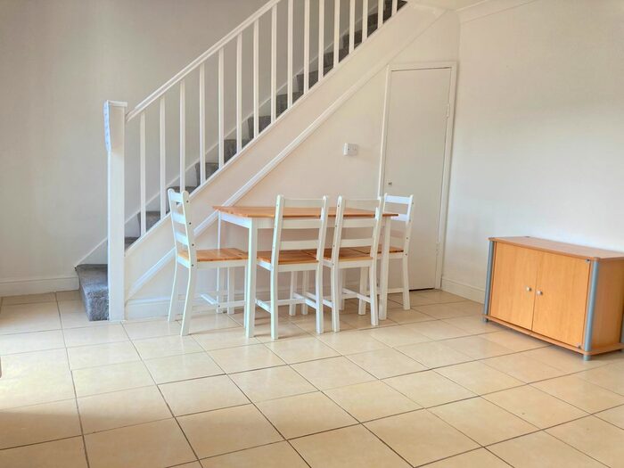 2 Bedroom Flat To Rent In Very Near Maple Grove Area, Ealing South, W5