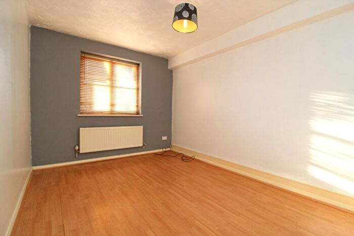 1 Bedroom Flat To Rent In Kings Chase, CM14