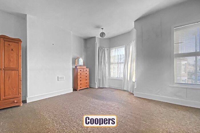 3 Bedroom Terraced House For Sale In Kingsway, Stoke, CV2