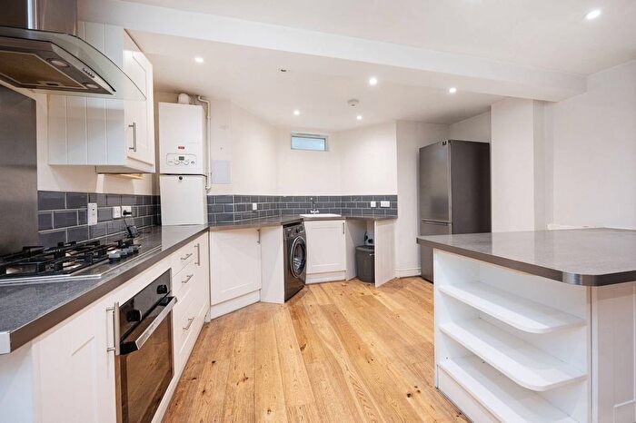 1 Bedroom Flat To Rent In Geldeston Road, Clapton, London, E5