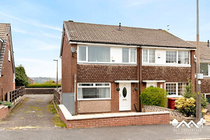 3 Bedroom End Of Terrace House For Sale In Dawlish Close, Blackburn, BB2