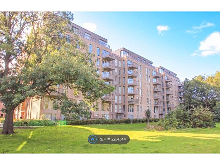 2 Bedroom Flat To Rent In Adenmore Road, London, SE6