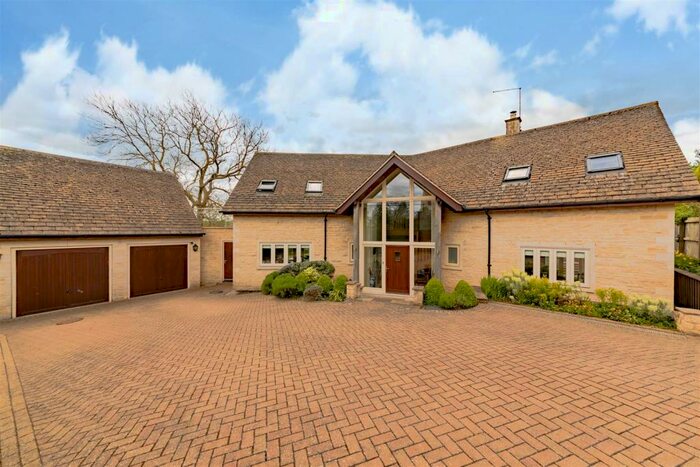 5 Bedroom Detached House For Sale In Wakerley Road, Barrowden, Rutland, LE15