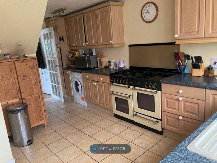 4 Bedroom Detached House To Rent In Locking Close, Melksham, SN12