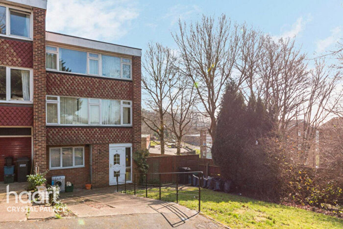 3 Bedroom Town House For Sale In White Lodge, London, SE19