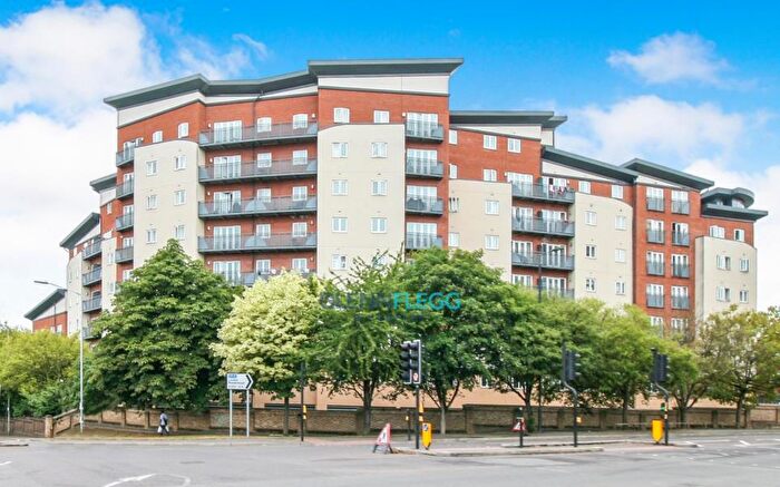 2 Bedroom Flat To Rent In Aspects Court, Windsor Road, Slough, SL1