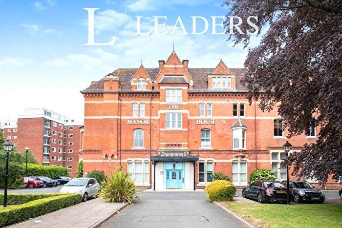 2 Bedroom Flat To Rent In Manor House, Avenue Road, CV31