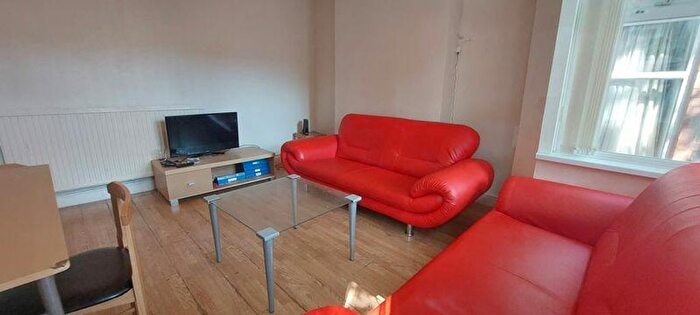 5 Bedroom Semi Detached House To Rent In Albert Grove, Nottingham, NG7