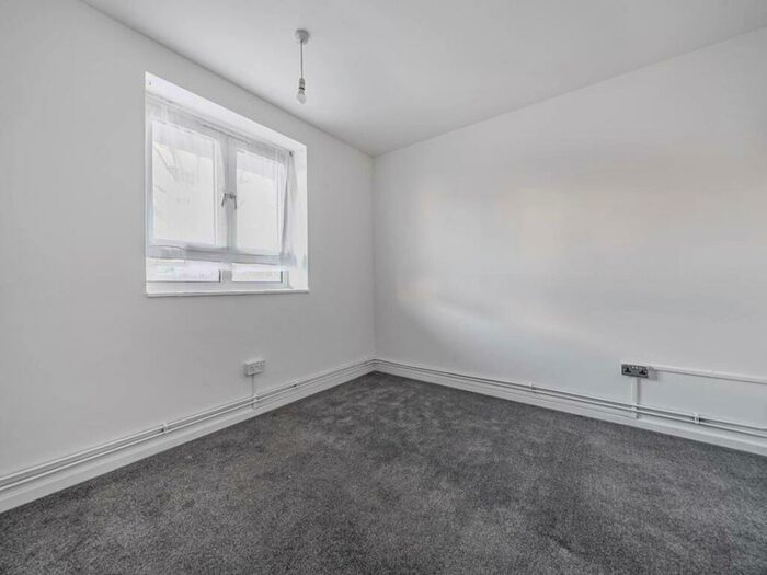 3 Bedroom Flat To Rent In Alder House, SE15