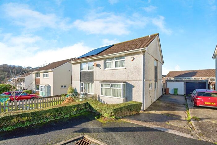 3 Bedroom Semi Detached House For Sale In Holcombe Drive, Plymouth, PL9