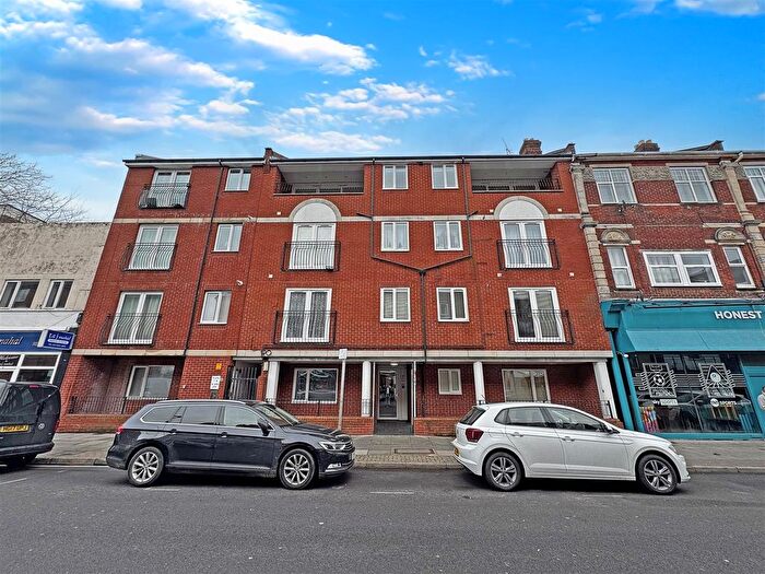 2 Bedroom Flat For Sale In Elm Grove, Southsea, PO5
