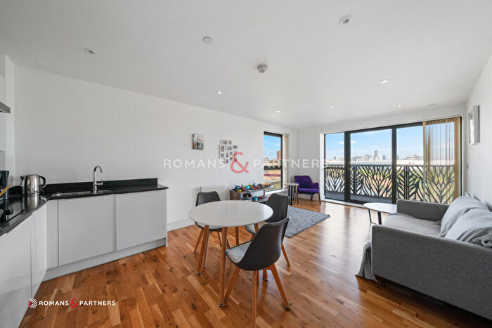2 Bedroom Apartment For Sale In Cityview Point, Poplar, E14