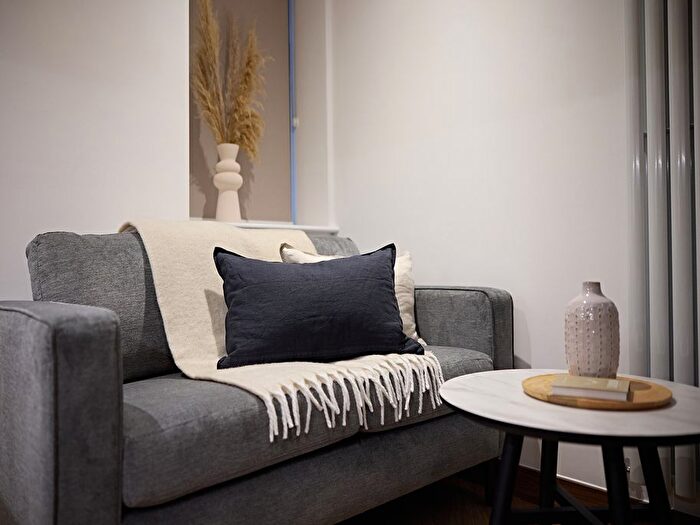 1 Bedroom Flat To Rent In Wade Lane Wade Lane, Leeds, LS2