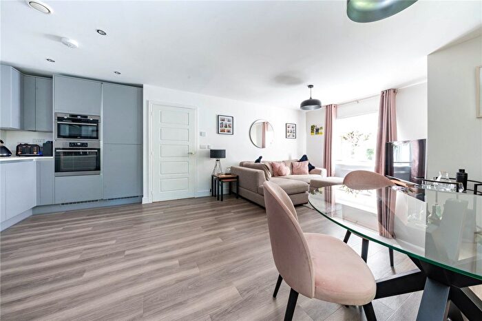 2 Bedroom Flat For Sale In Broadclough Way, Maidstone, ME17