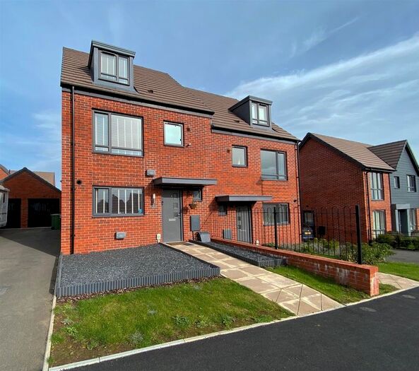 4 Bedroom Semi Detached House For Sale In Doppler Road, Malvern, WR14