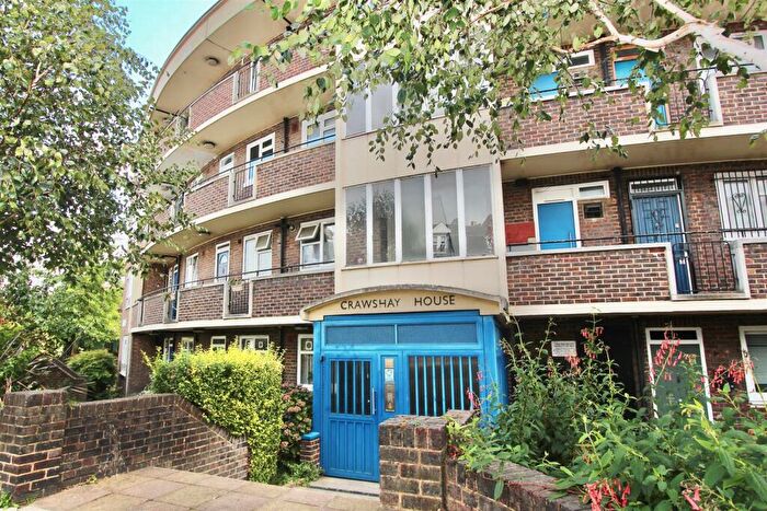 1 Bedroom Flat For Sale In Crawshay House, Clissold Crescent, N16