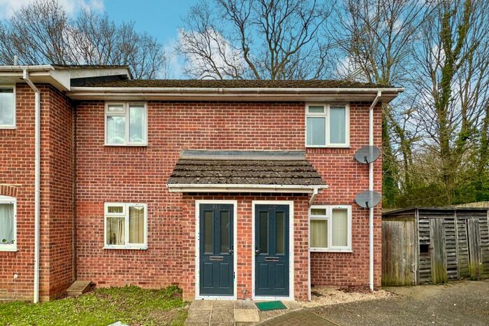 2 Bedroom Flat To Rent In Birch Grove, Eastleigh, Hampshire, SO50