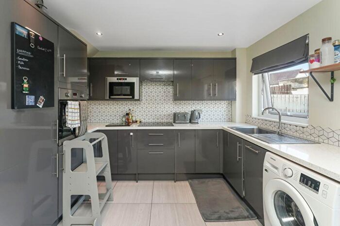 3 Bedroom Semi-Detached House For Sale In Harlawhill Gardens, Prestonpans, EH32