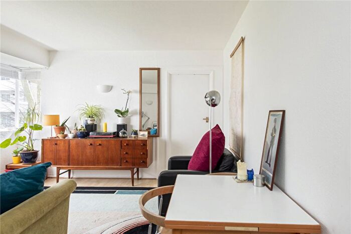 1 Bedroom Flat To Rent In Pullman Court, Streatham Hill, London, SW2