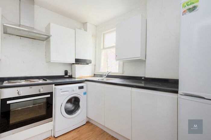 4 Bedroom Flat To Rent In Leslie Road, London, E11