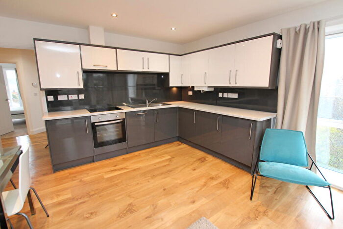 2 Bedroom Apartment To Rent In Elm Walk Place, Cranmer Street, Nottingham, NG3