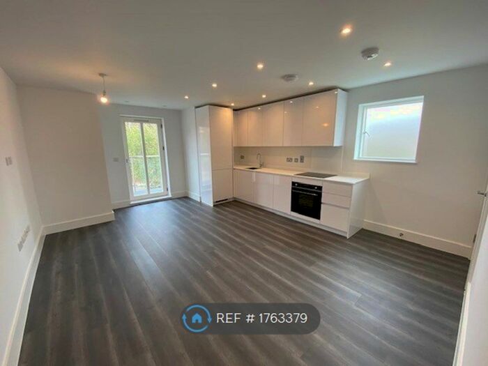 1 Bedroom Flat To Rent In Scotts Lane, Bromley, BR2