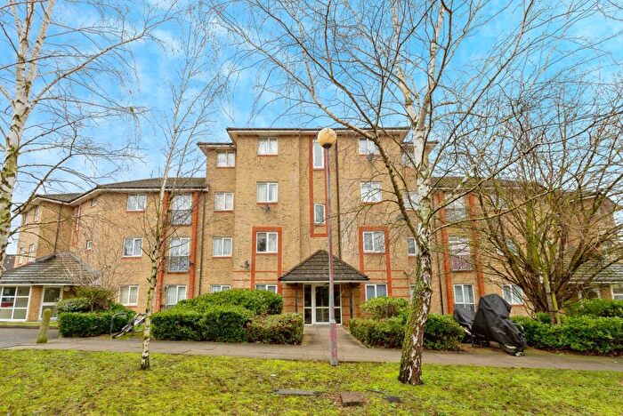 2 Bedroom Flat For Sale In Marine Drive, Barking, IG11