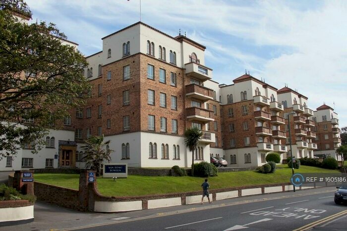 2 Bedroom Flat To Rent In San Remo Towers, Bournemouth, BH5