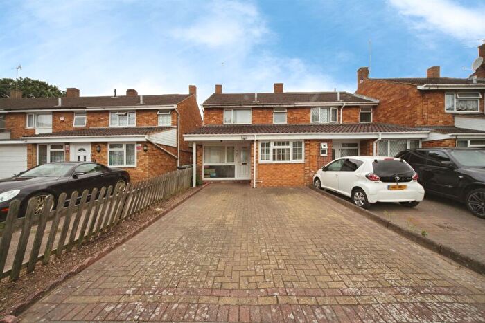 3 Bedroom End Of Terrace House For Sale In Bodmin Road, Luton, LU4