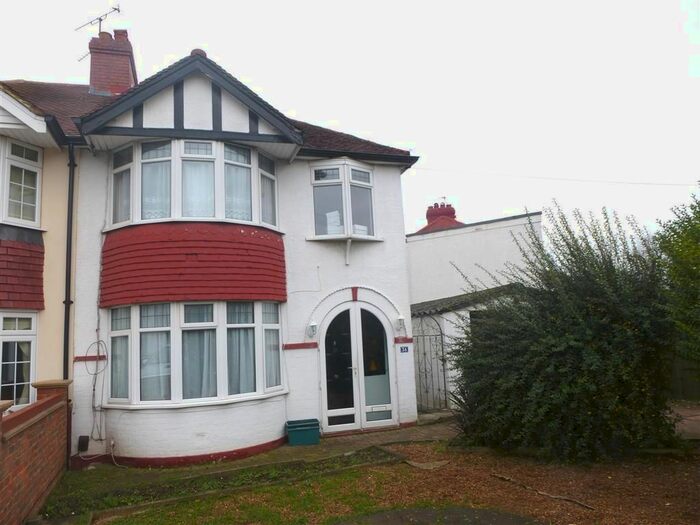 3 Bedroom Semi-Detached House To Rent In Richmond Avenue, Feltham, TW14