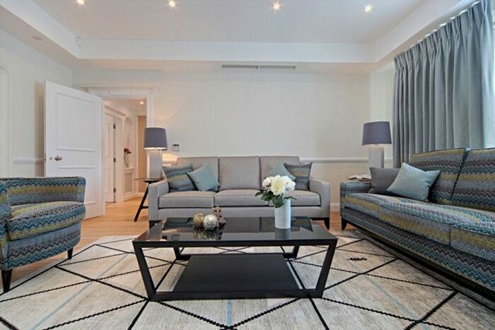 3 Bedroom Flat To Rent In Chesham Place, Belgravia, London, SW1X