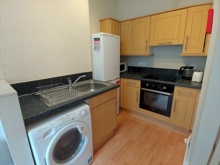 3 Bedroom Flat To Rent In Spittal Street, Tollcross, Edinburgh, EH3