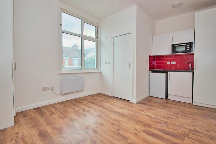 Studio To Rent In New Windsor Street, Uxbridge, UB8