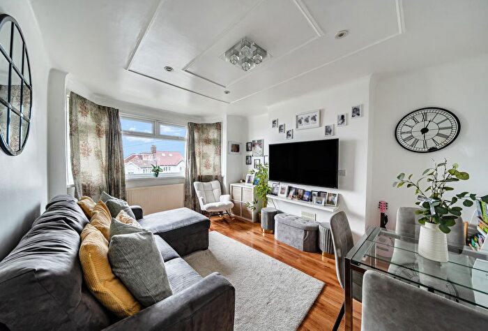 1 Bedroom Maisonette For Sale In Hay Lane, London, NW9