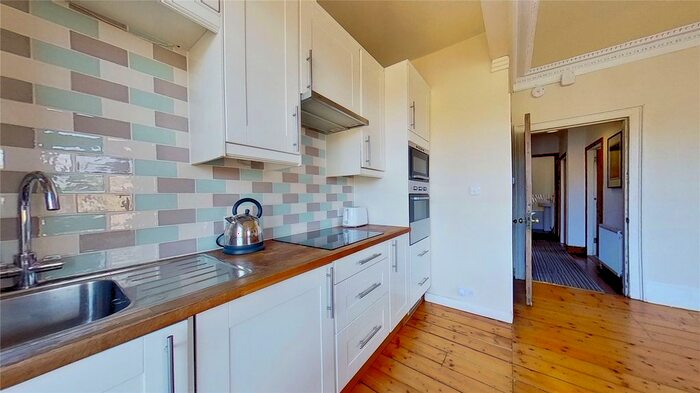 2 Bedroom Flat To Rent In West Newington Place, Edinburgh, EH9