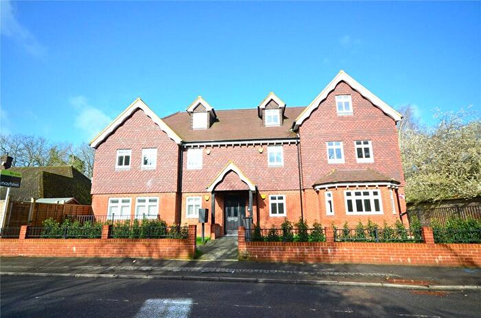 2 Bedroom Apartment For Sale In Maypole Road, East Grinstead, West Sussex, RH19