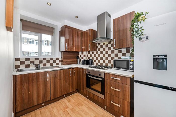 2 Bedroom Flat For Sale In Angel House, N1 - Photo 3