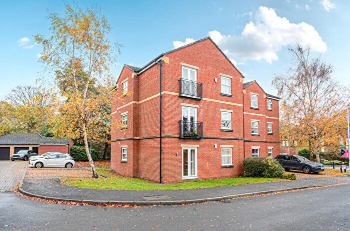 2 Bedroom Flat For Sale In Woodlea Lane, Meanwood, Leeds, LS6