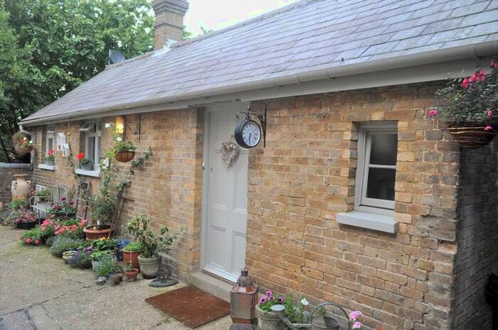 1 Bedroom Flat To Rent In Meadow Lane, Newhall, Harlow, CM17