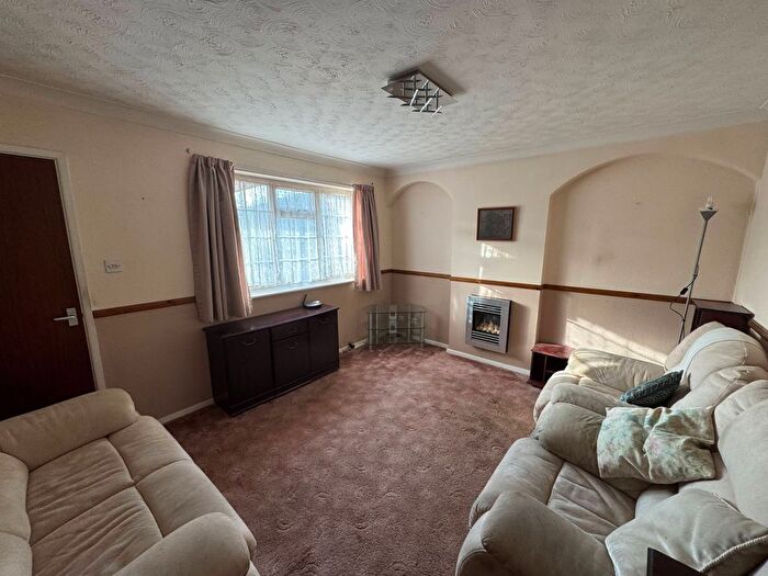 2 Bedroom Semi-Detached Bungalow For Sale In Harrowby Lane, Grantham, NG31
